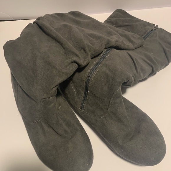 Gray Knee high Slouch Boots with Zipper - Picture 4 of 9